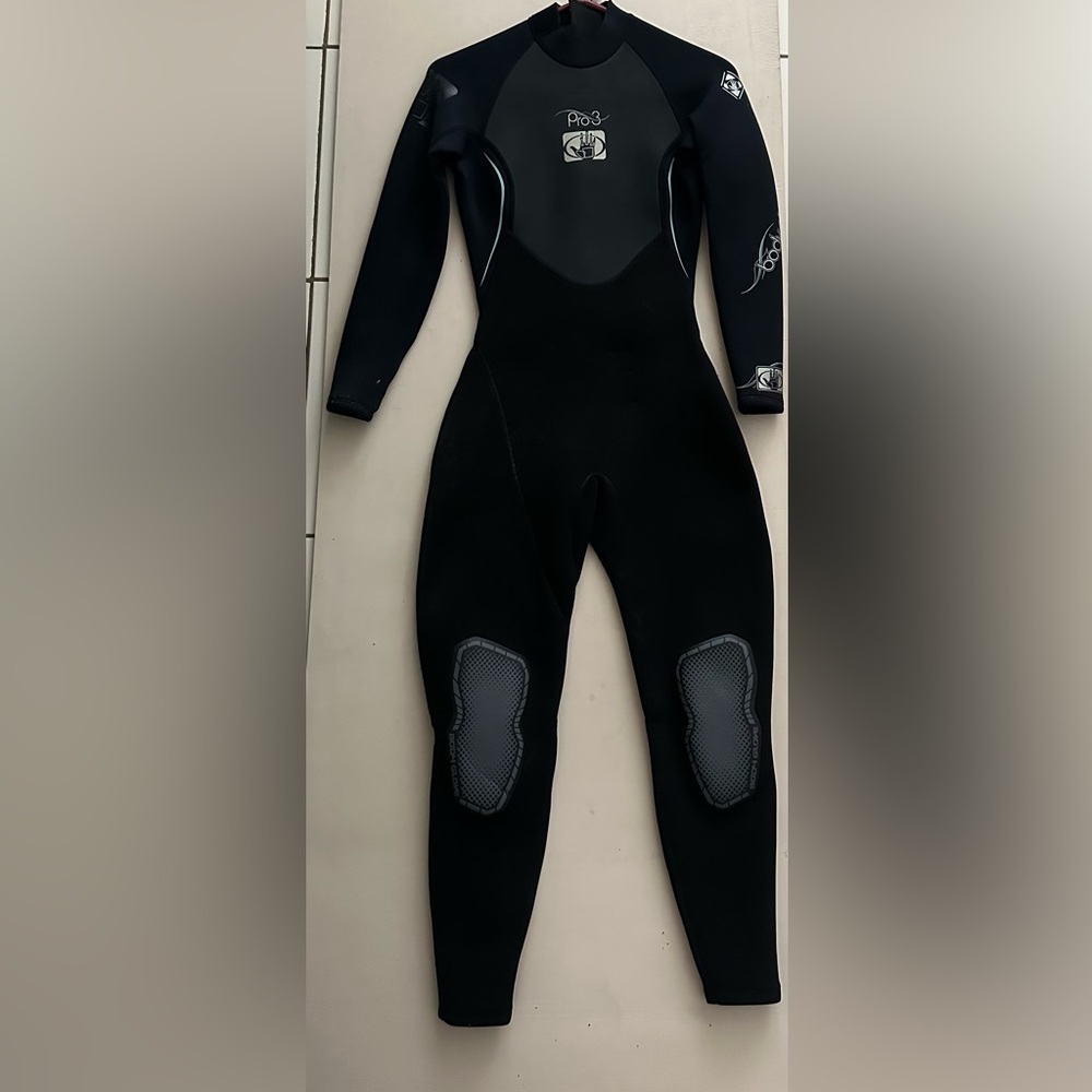 BodyGlove Wetsuit/ Size 5/6 / women’s